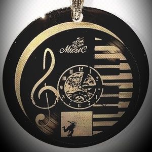 CUSTOM ENGRAVED MUSIC PENDANT